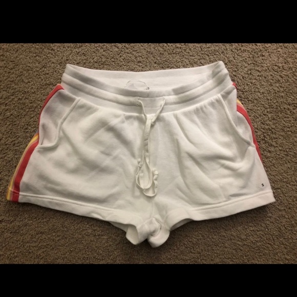 🌈American Eagle high waisted fleece shorts- NWT - Size small - soft & comfy 🌈 - Picture 3 of 6